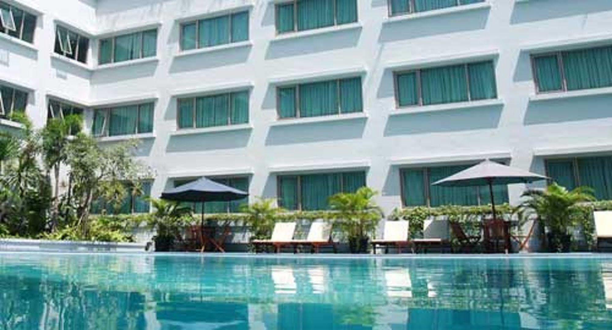 Favehotel Premier Cihampelas Бандунг Экстерьер фото